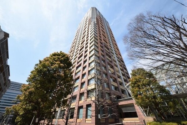 青山パークタワーの物件外観写真